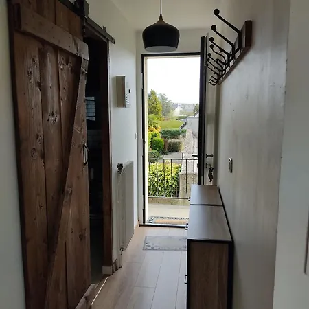 Aux Berges Du Mont Apartment