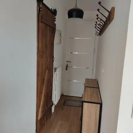Aux Berges Du Mont Apartment *